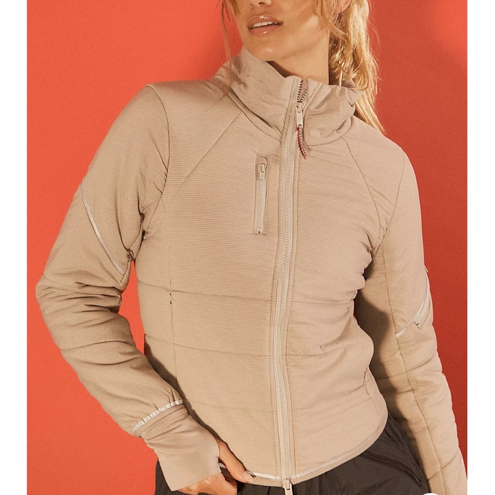 Gathering Storm Run Puffer SMALL NWT